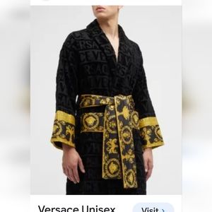 VERSACE UNISEX BAROQUE PRINTED MEDUSA HEAD LOGO SIZE S BATHROBE